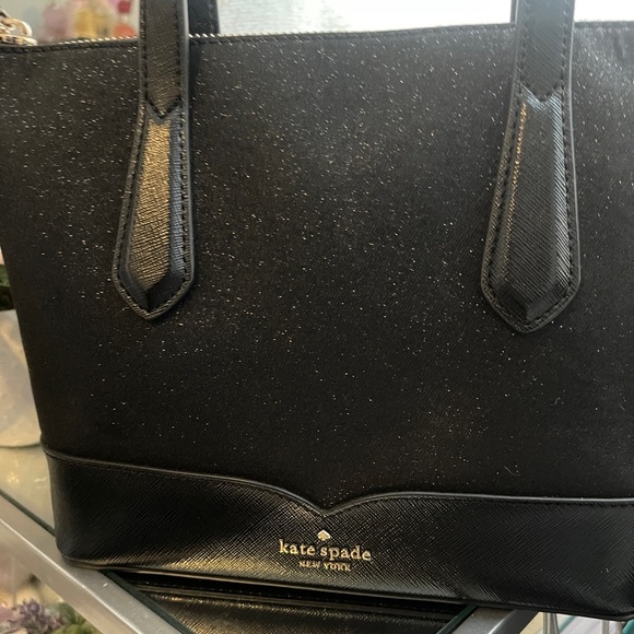 Kate Spade Lola Glitter🖤🖤🖤
Small Crossbody - Picture 2 of 8
